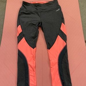AVIA Capri Leggings
